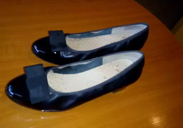 9. Снимка на Caprice Нови дамски кожени обувки черни №38, 5 H и стелка 25с