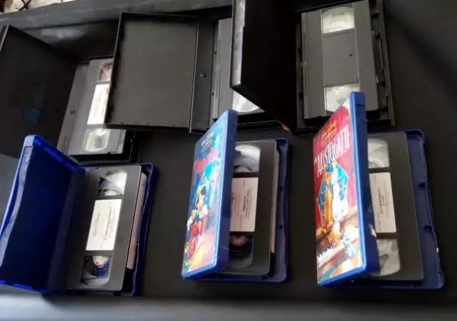6. Снимка на VHS видео касетки с анимация на италиански 5бр. CAPPUCCETTO