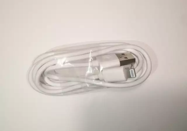 1. Снимка на USB кабел за Iphone зарядно