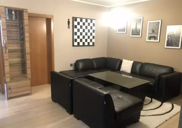 Собственик продава обзаведен апартамент в центъра на Пловдив