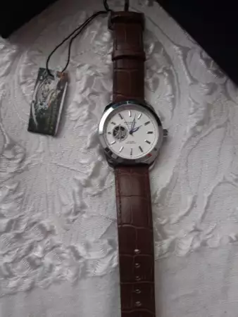 2. Снимка на Чисто нов Оригинален часовник