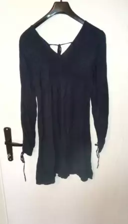 1. Снимка на Дамска черна блуза Reserved №34 туника, блузон