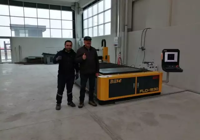 Фибро лазерна машина Fiber Laser 1000W последно поколение.