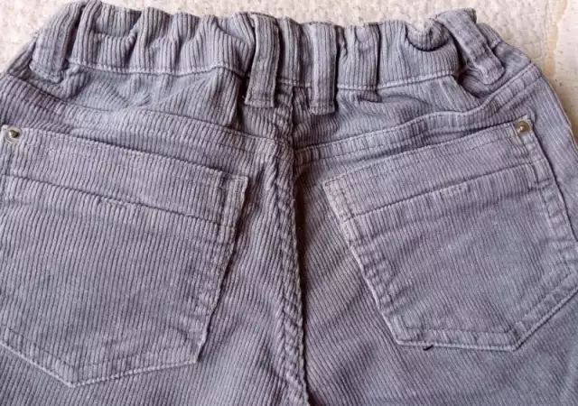 6. Снимка на Детски кадифен панталон ( джинси) сив Hip Hopps