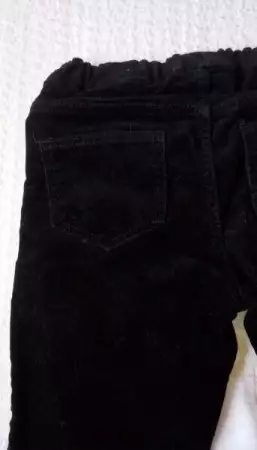 Детски черен кадифен панталон - джинси H M 6 - 8 годишно моми