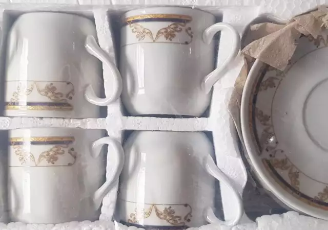 4. Снимка на Комплект Чаши за кафе с чинийки - 6 броя с декор