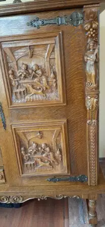 5. Снимка на Голям, дъбов, бароков, трапезен шкаф с изящна дърворезба