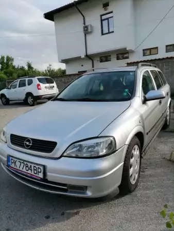 4. Снимка на Opel Astra