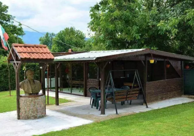 5. Снимка на Къща за гости Тушеви с басейн във Вършец