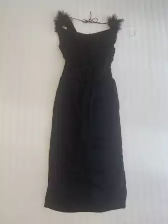 4. Снимка на Елегантна дълга черна рокля Hugo Boss