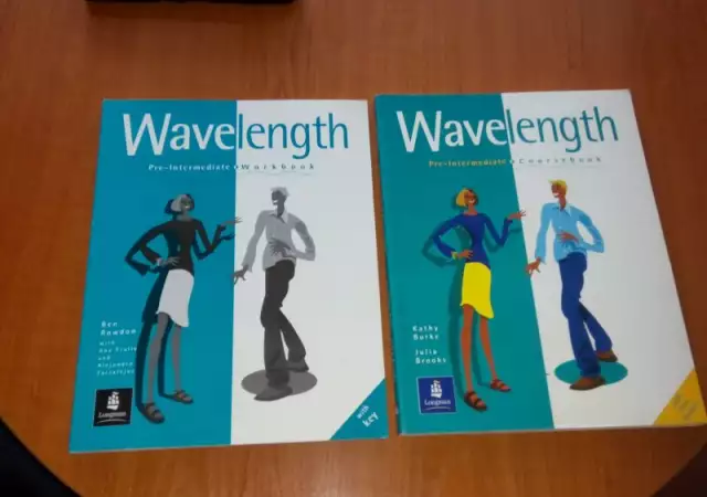 1. Снимка на Wavelength Pre - Intermediate Учебник и тетрадка по английски