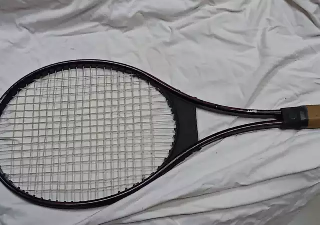 8. Снимка на Тенис ракета Blitz - хилка за тенис на корт