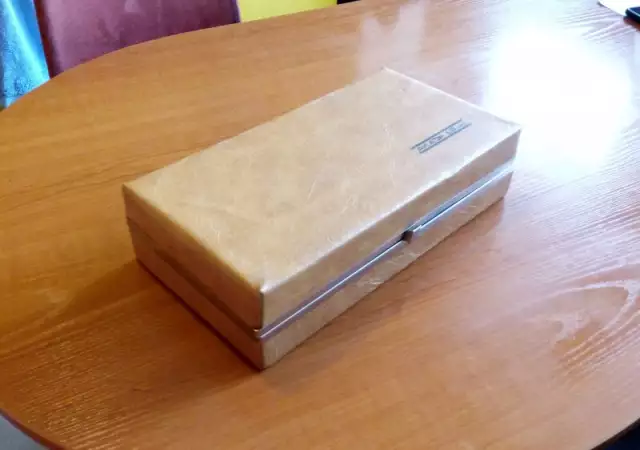 1. Снимка на Кутия кожена AKA LD Set с метална рамка