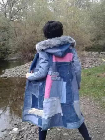 Уникално дамско палто дънково с качулка с пух 