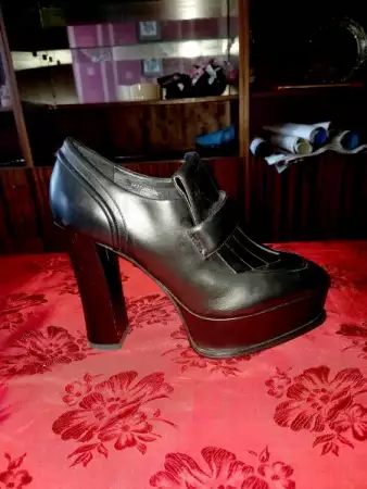 3. Снимка на Обувки на ток на ZARA
