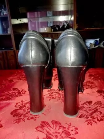 4. Снимка на Обувки на ток на ZARA