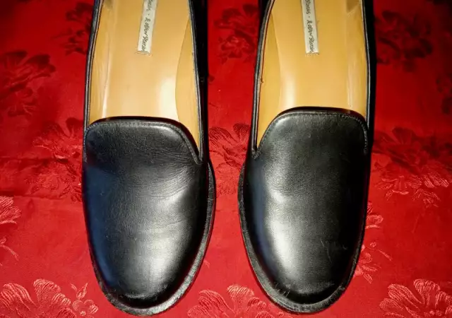 2. Снимка на Обувки в черно и бежаво