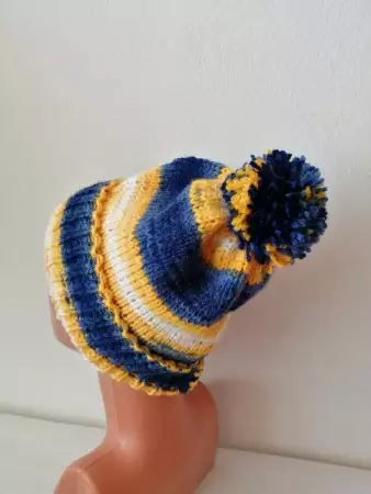 2. Снимка на Ръчно плетена шапка