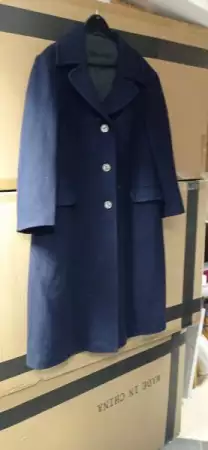 8. Снимка на Синьо дамско палто - вълнено с копчета