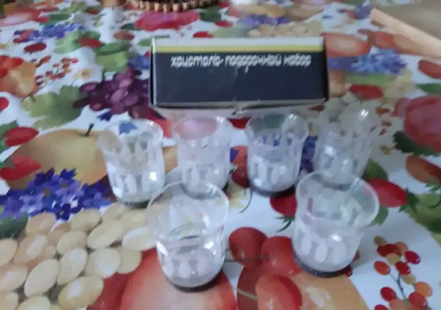 1. Снимка на Продавам комплект кристални руски шотове, със сребърен пръст
