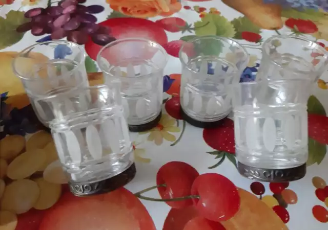 3. Снимка на Продавам комплект кристални руски шотове, със сребърен пръст