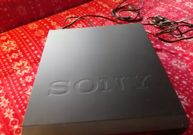 Продавам видео рекордер Sony
