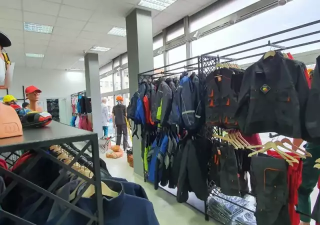 Магазин за работно облекло Mazalat предлага работни дрехи