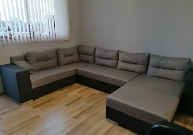 П - образен диван