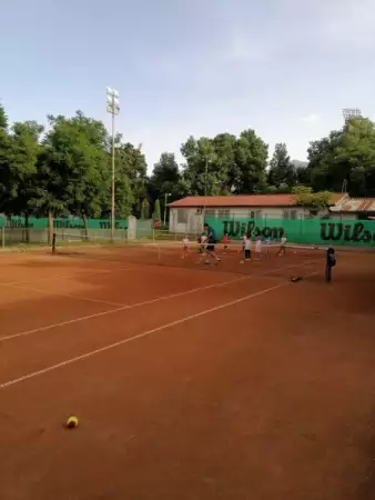 3. Снимка на Уроци по Тенис с лицензиран Треньор по тенис на корт в София