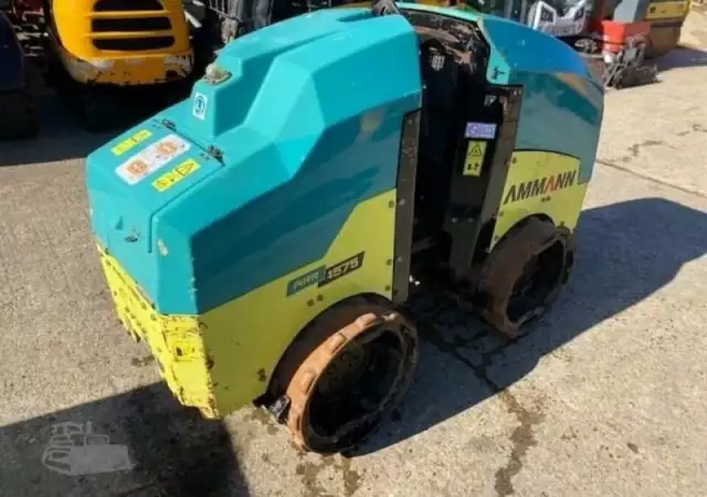 Валяк траншеен Ammann ARR1575