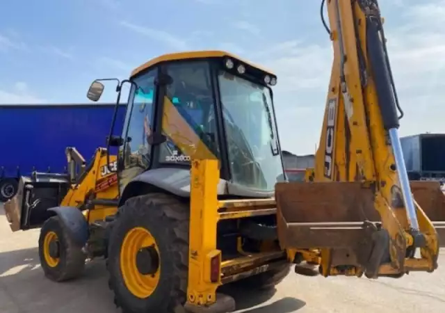 Комбиниран багер JCB 3CX