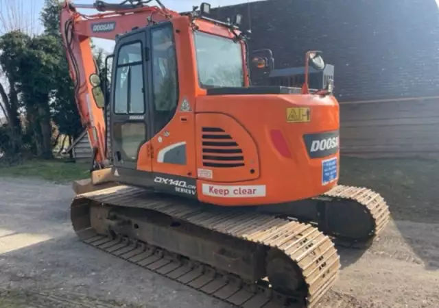 5. Снимка на Багер Doosan DX140LCR