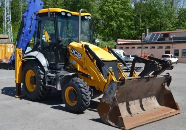 2. Снимка на Комбиниран Багер JCB 3CX