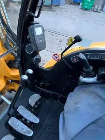 5. Снимка на Мини Багер JCB 8085