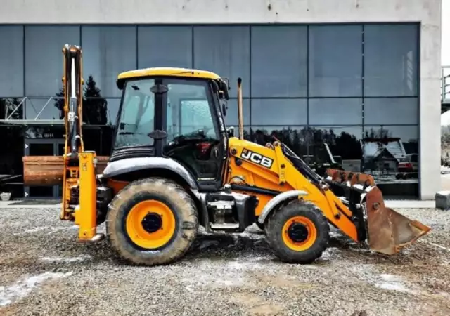 2. Снимка на Комбиниран Багер JCB 3CX