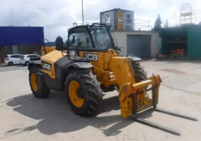 3. Снимка на Телескопичeн товарач JCB 535 - 95