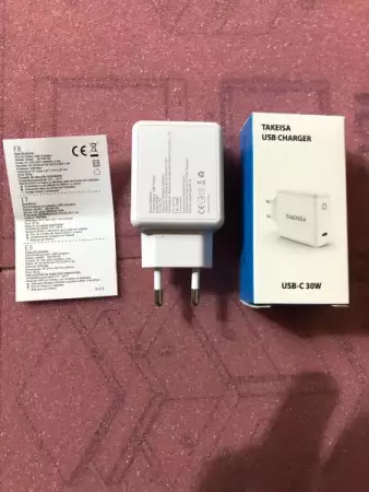 1. Снимка на Мрежово зарядно устройство Takesia A 30W - USB C 30W QC3.0
