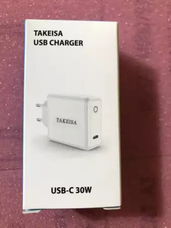 2. Снимка на Мрежово зарядно устройство Takesia A 30W - USB C 30W QC3.0