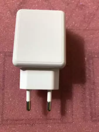 3. Снимка на Мрежово зарядно устройство Takesia A 30W - USB C 30W QC3.0