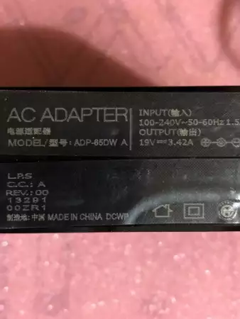 Захранващ адаптор за лаптоп Asus 19v 3, 42 A 65w. захранване