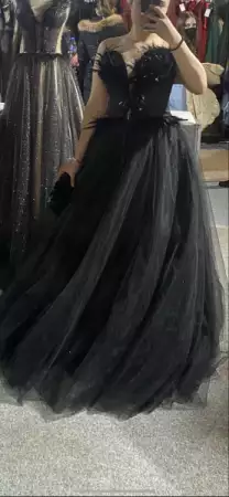 Бална рокля с пера