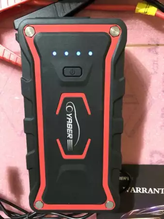 2. Снимка на Jump starter 1600A 20000mAh литиева батерия. Водоустойчив IP