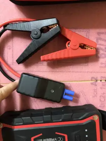 6. Снимка на Jump starter 1600A 20000mAh литиева батерия. Водоустойчив IP