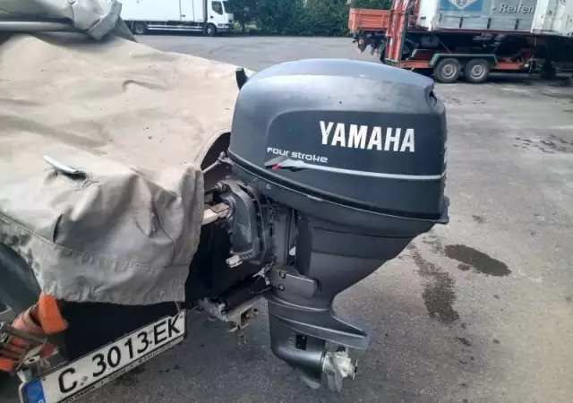 4. Снимка на Лодка Yamaha мотор и колесар