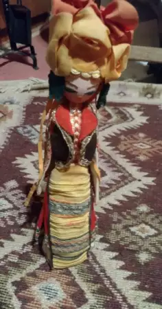 1. Снимка на Фолклорна кукла
