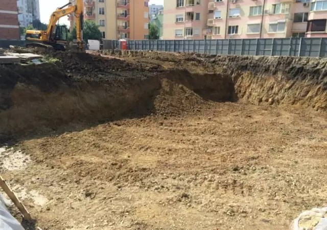 Изкоп на сграда с багер София