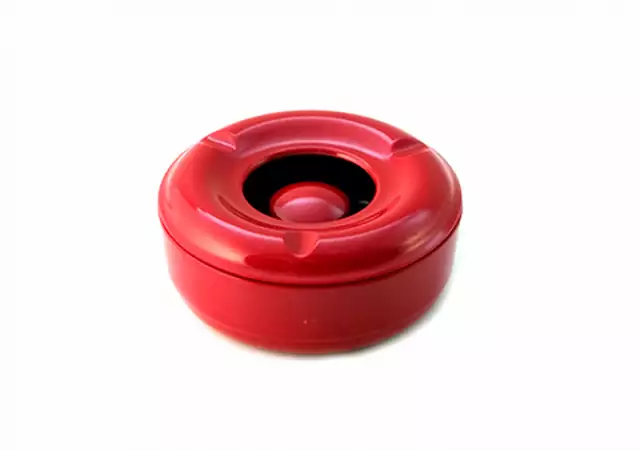1. Снимка на Ветроустойчив червен пепелник от меламин