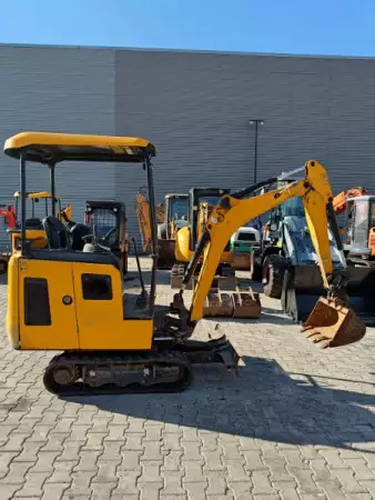 2. Снимка на Мини багер 1500 кг JCB 15C - 1 под НАЕМ от Рентекс