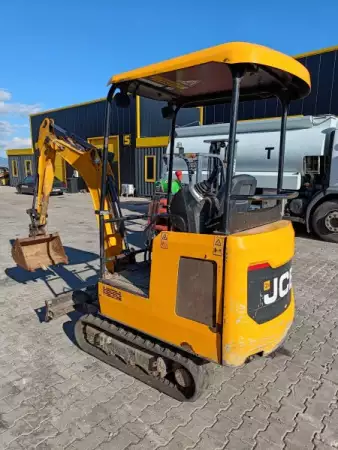 4. Снимка на Мини багер 1500 кг JCB 15C - 1 под НАЕМ от Рентекс