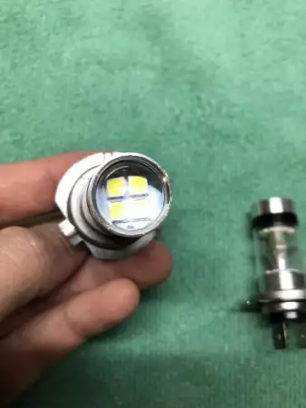 2. Снимка на LED крушка за автомобил без вентилатор ЛЕД LED H7